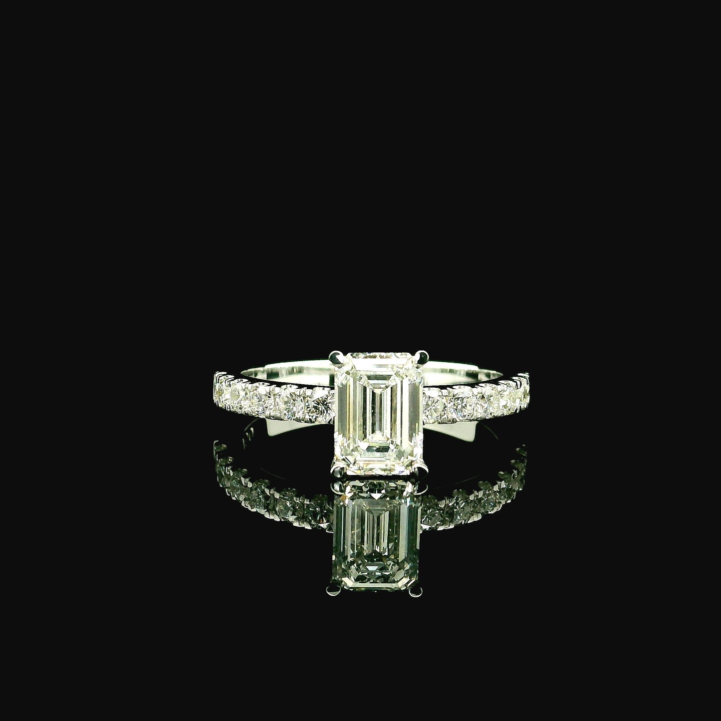 1.5CT Emerald Cut Lab Grown CVD Diamond EF VVS2 IGI Certified Women Ring 18k White Gold
